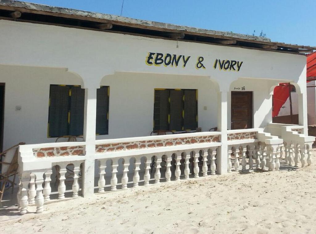 Ebony & Ivory Beach Bungalows Nungwi Eksteriør bilde